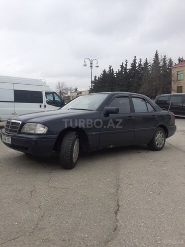 Mercedes C 180 1995, 250,000 km - 1.8 l - Quba