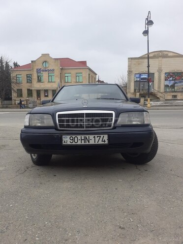 Mercedes C 180 1995, 250,000 km - 1.8 l - Quba