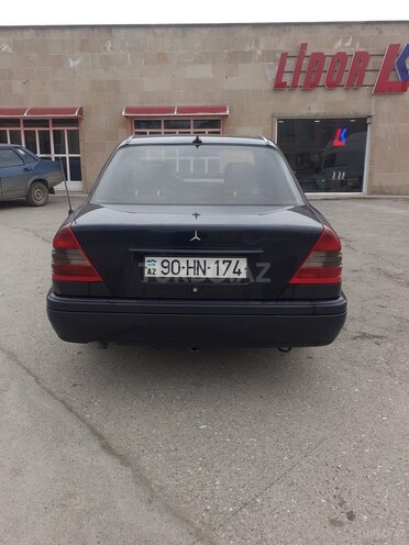 Mercedes C 180 1995, 250,000 km - 1.8 l - Quba