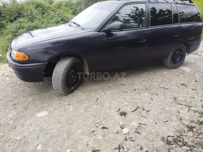 Opel Astra 1994, 255,555 km - 2.0 l - Quba