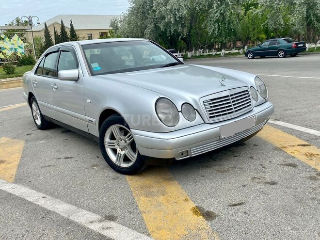 Mercedes E 200 1999, 244,789 km - 2.0 l - Bakı