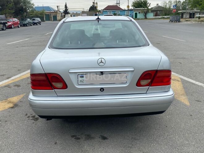 Mercedes E 200 1999, 244,789 km - 2.0 l - Bakı
