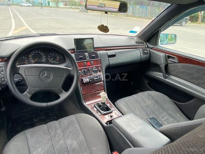 Mercedes E 200 1999, 244,789 km - 2.0 l - Bakı