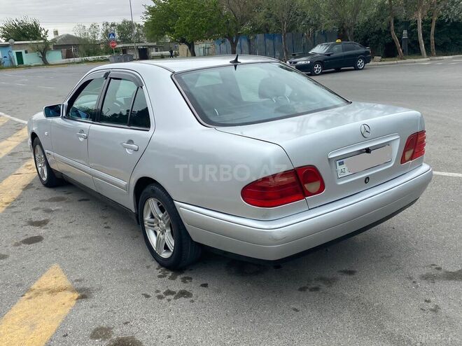 Mercedes E 200 1999, 244,789 km - 2.0 l - Bakı