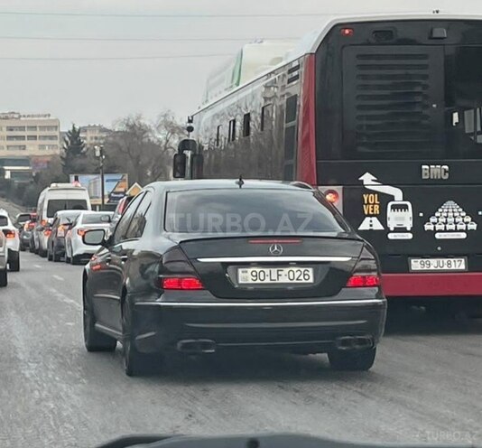 Mercedes E 350 2005, 245,000 km - 3.5 l - Bakı