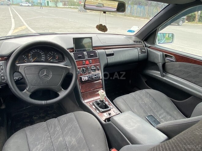 Mercedes E 230 2000, 343,000 km - 2.3 l - Xırdalan
