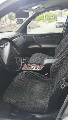 Mercedes E 220 2000, 330,000 km - 2.2 l - Lənkəran