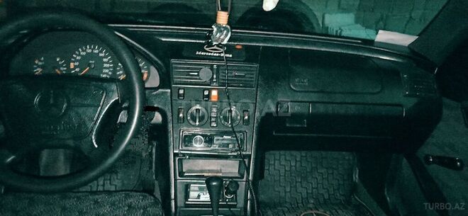 Mercedes C 180 1994, 192,000 km - 1.8 l - Qax
