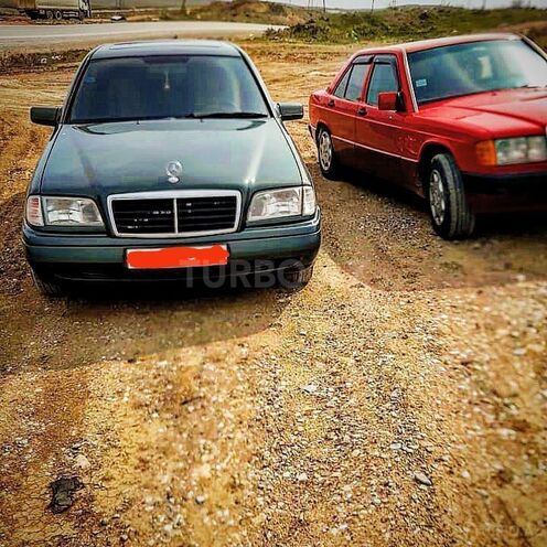 Mercedes C 180 1994, 192,000 km - 1.8 l - Qax