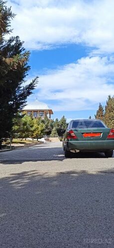 Mercedes C 180 1994, 192,000 km - 1.8 l - Qax