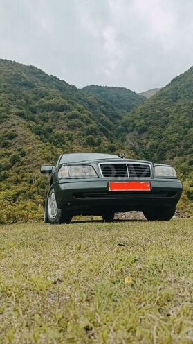 Mercedes C 180 1994, 192,000 km - 1.8 l - Qax