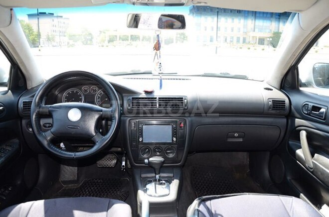 Volkswagen Passat 2004, 300,147 km - 1.8 l - Neftçala
