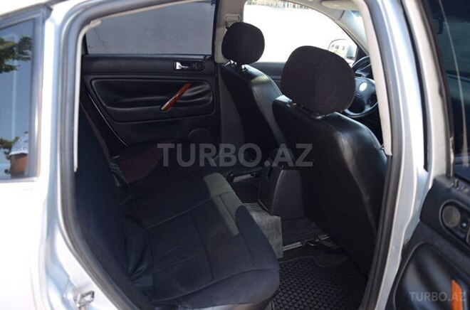 Volkswagen Passat 2004, 300,147 km - 1.8 l - Neftçala