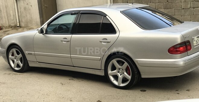 Mercedes E 320 2001, 293,533 km - 3.2 l - Bakı