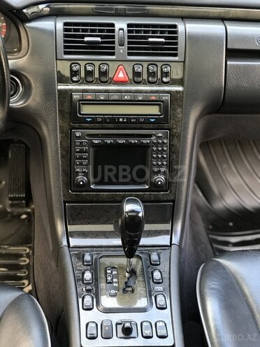 Mercedes E 320 2001, 293,533 km - 3.2 l - Bakı