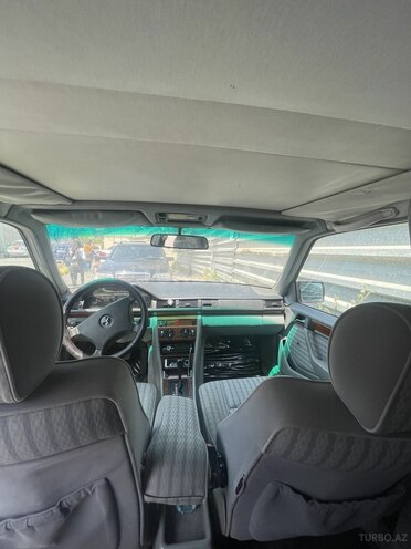 Mercedes E 230 1992, 150,000 km - 2.3 l - Bakı