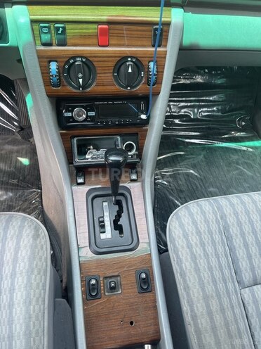 Mercedes E 230 1992, 150,000 km - 2.3 l - Bakı