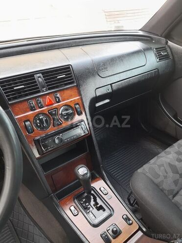 Mercedes C 220 1999, 265,000 km - 2.2 l - Bakı