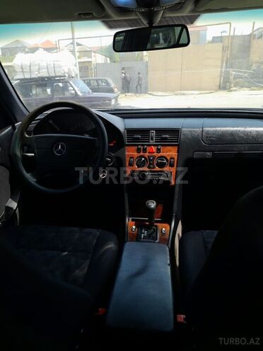 Mercedes C 220 1999, 265,000 km - 2.2 l - Bakı