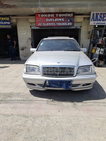 Mercedes C 220 1999, 265,000 km - 2.2 l - Bakı