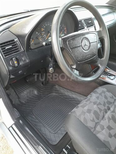 Mercedes C 220 1999, 265,000 km - 2.2 l - Bakı