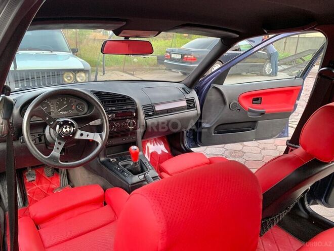 BMW 325 1993, 327,000 km - 2.5 l - Astara
