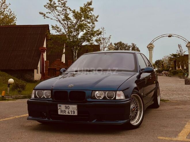 BMW 325 1993, 327,000 km - 2.5 l - Astara