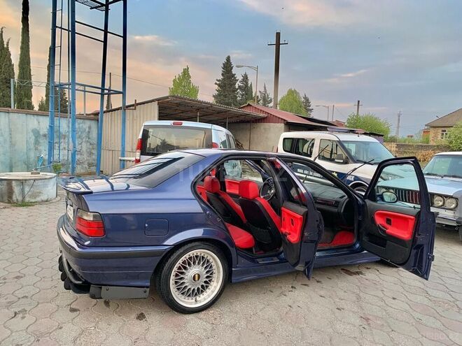 BMW 325 1993, 327,000 km - 2.5 l - Astara