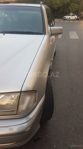 Mercedes C 220 2000, 390,000 km - 2.2 l - Bakı