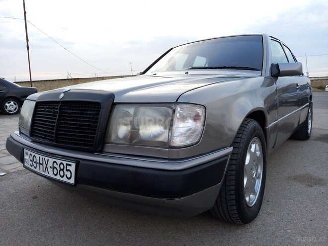 Mercedes E 200 1992, 888,000 km - 2.0 l - Quba