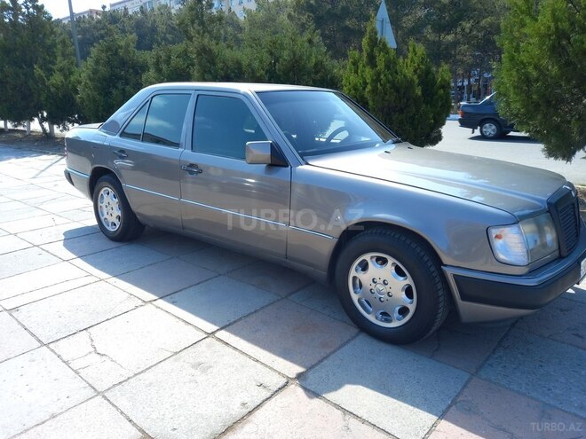 Mercedes E 200 1992, 888,000 km - 2.0 l - Quba