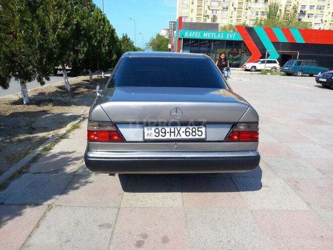 Mercedes E 200 1992, 888,000 km - 2.0 l - Quba