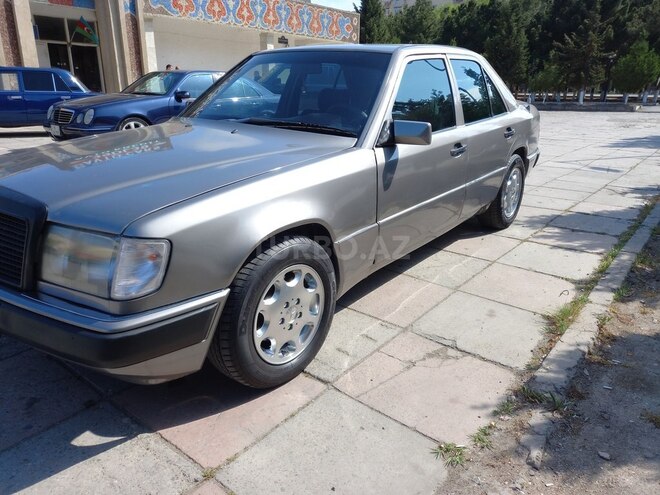 Mercedes E 200 1992, 888,000 km - 2.0 l - Quba