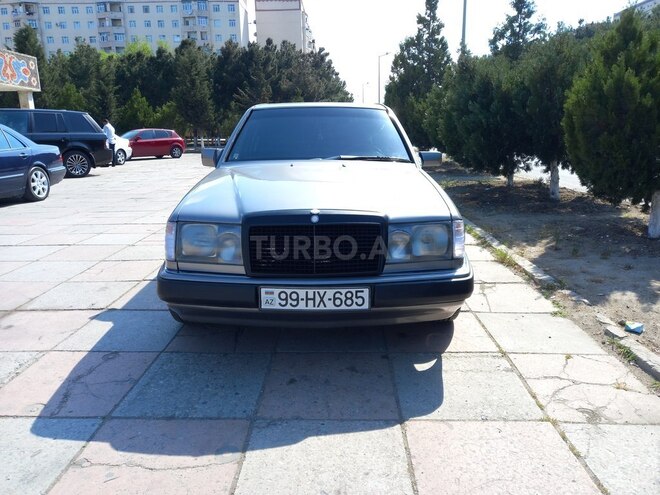 Mercedes E 200 1992, 888,000 km - 2.0 l - Quba