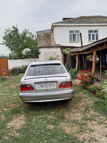 Mercedes E 240 2000, 200,000 km - 2.6 l - Bakı
