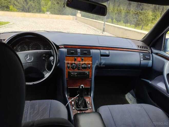 Mercedes E 220 2001, 624,000 km - 2.2 l - Balakən