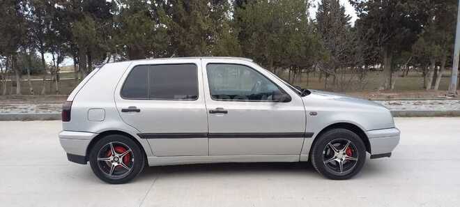 Volkswagen Golf 1997, 255,232 km - 1.8 l - Sumqayıt