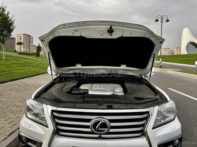 Lexus LX 570 2013, 104,700 km - 5.7 l - Bakı
