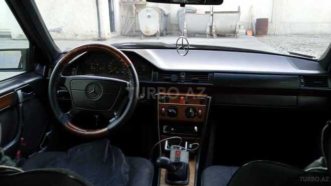 Mercedes E 220 1993, 700,000 km - 2.2 l - Bakı