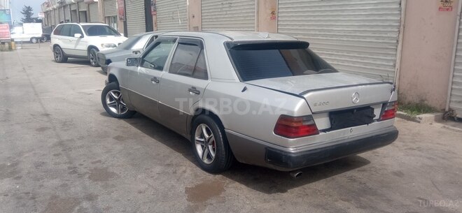 Mercedes E 230 1990, 497,249 km - 2.3 l - Bakı