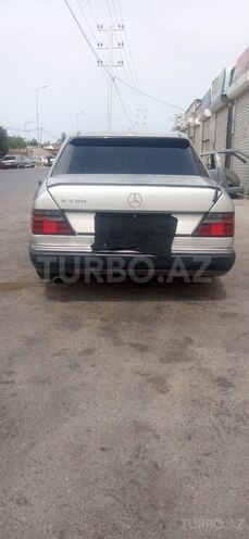 Mercedes E 230 1990, 497,249 km - 2.3 l - Bakı