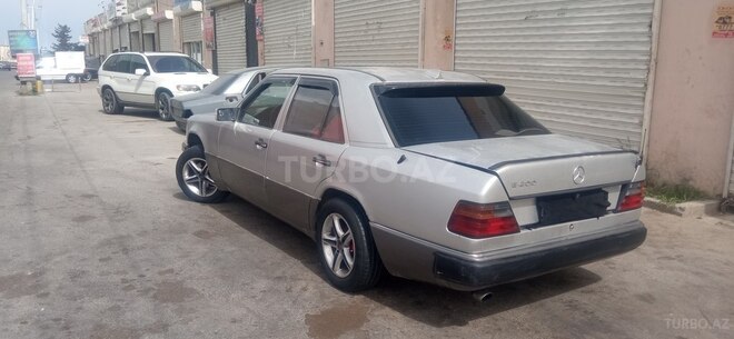 Mercedes E 230 1990, 497,249 km - 2.3 l - Bakı