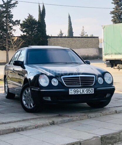 Mercedes E 270 2001, 295,000 km - 2.7 l - Bakı
