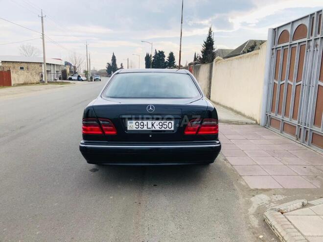 Mercedes E 270 2001, 295,000 km - 2.7 l - Bakı