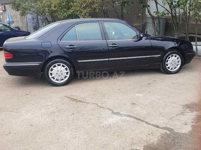 Mercedes E 270 2001, 295,000 km - 2.7 l - Bakı