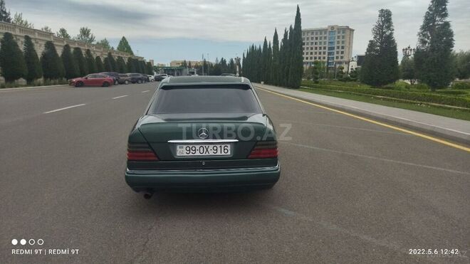 Mercedes E 220 1993, 12,345 km - 2.2 л - Gəncə
