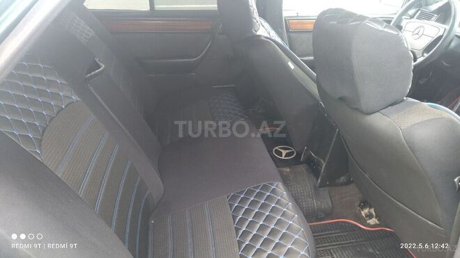 Mercedes E 220 1993, 12,345 km - 2.2 л - Gəncə
