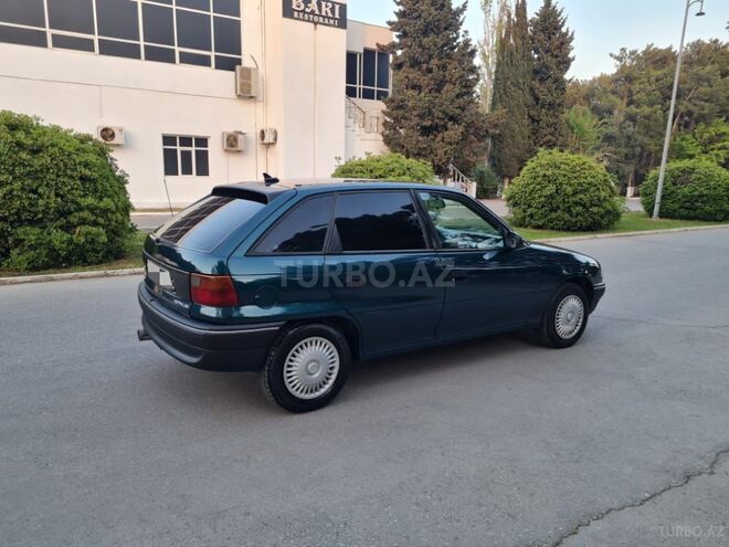 Opel Astra 1995, 324,000 km - 1.6 l - Sumqayıt