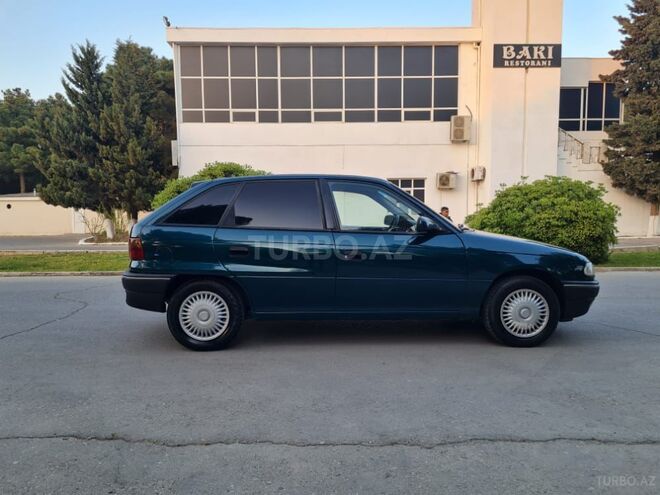 Opel Astra 1995, 324,000 km - 1.6 l - Sumqayıt