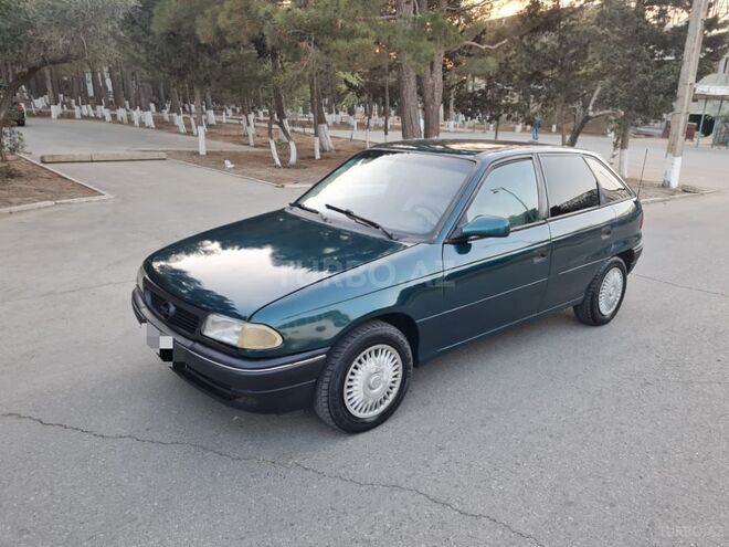 Opel Astra 1995, 324,000 km - 1.6 l - Sumqayıt